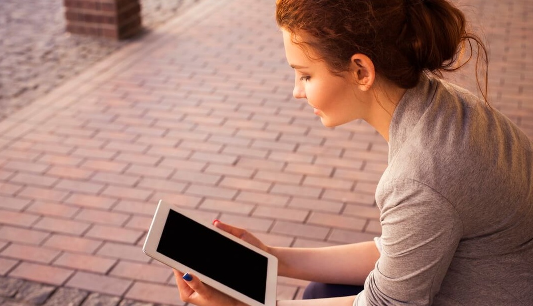 photo 1427104227401 94b390b378b0 e1459178262140