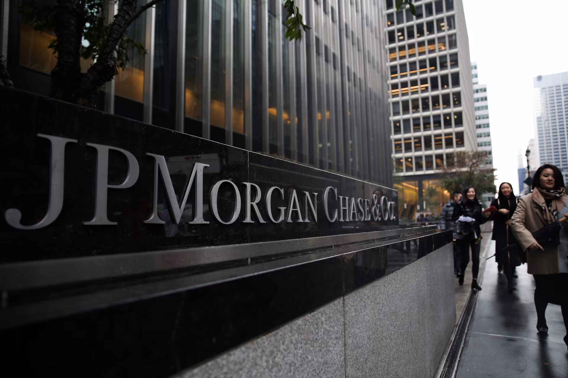 JPMorgan Turns on Hyperliquid as HYPE ETF Inflows Stall