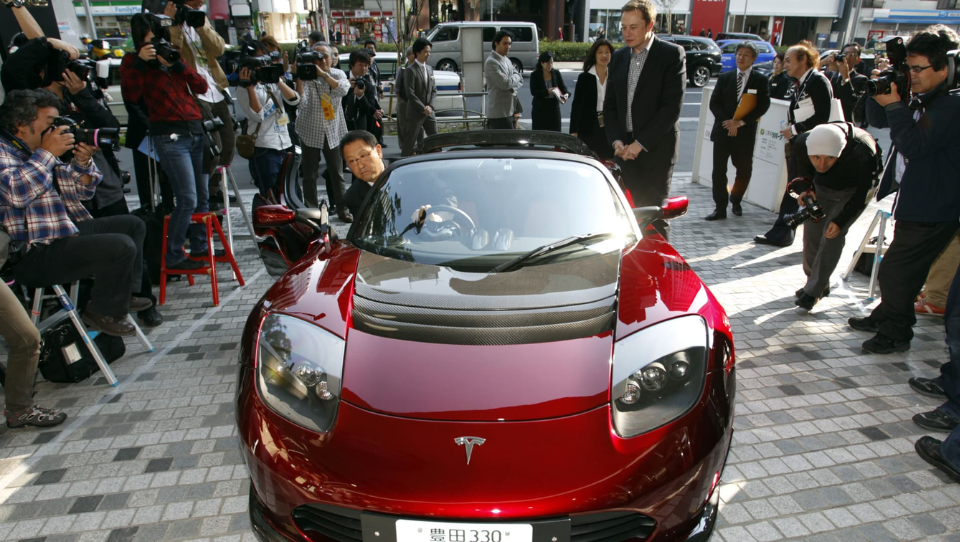 Tesla Roadster October 1: What Is Actually Revealed