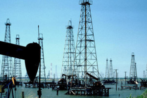 Crude Oil sonds