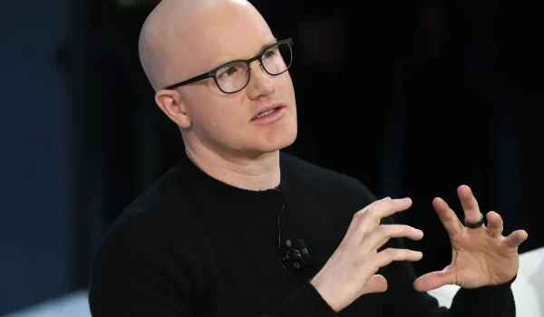 Coinbase CEO Brian Armstrong Set to Meet Banking Leaders on Market Structure Legislation