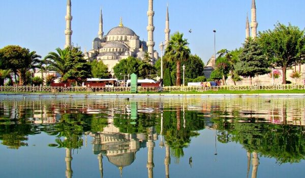 blue mosque istanbul turkey wikicommons