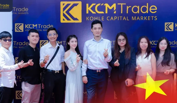 KCM Trade Introduces Mobile Copy Trading App as Brokers Expand Social Trading Tools