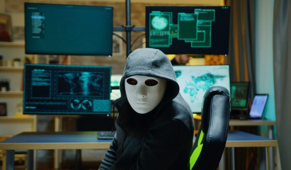 HK SFC Warns Public Against Ramp And Dump Scams Impersonating Stock Commentators