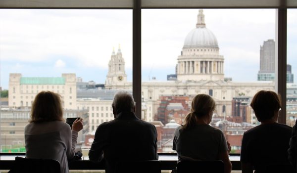 photo 1422565167033 dec8fad92aba