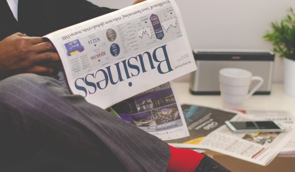 photo 1444653389962 8149286c578a