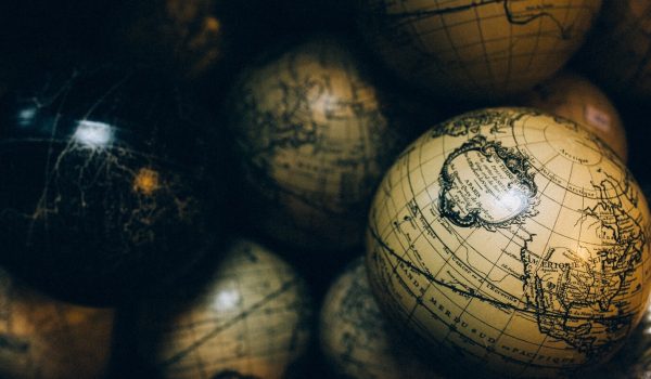 photo 1456425731181 2152d80d946c